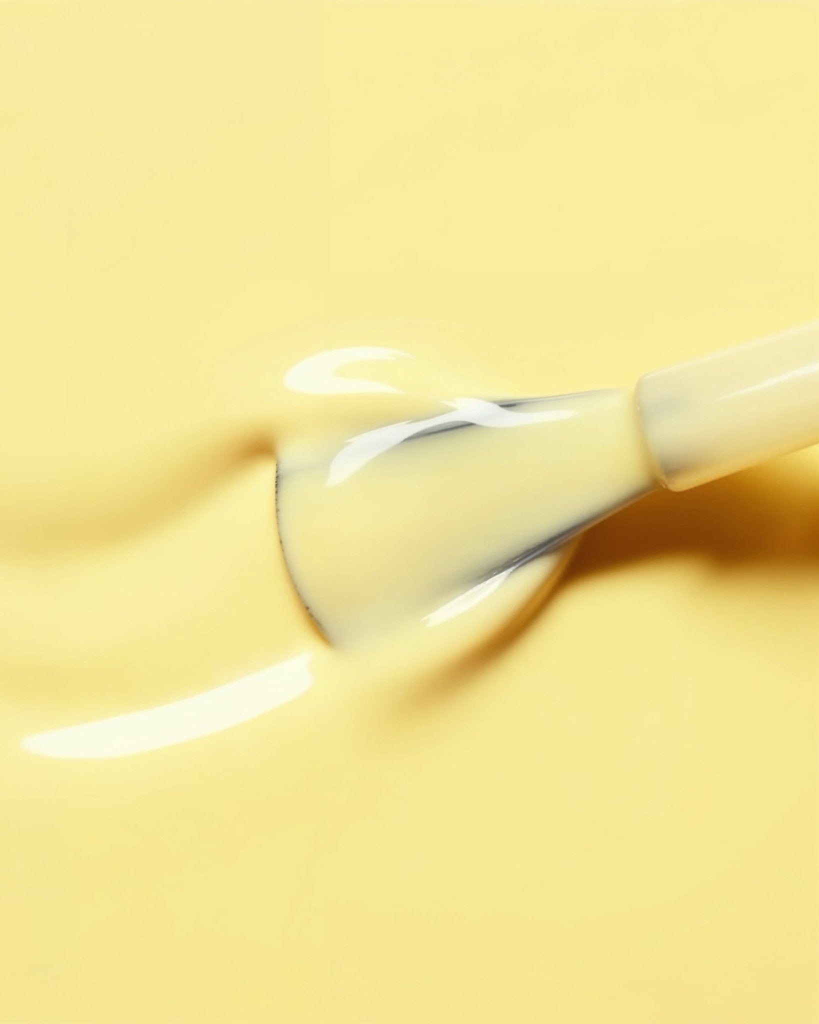 German Dream Nails - SHELLAC - 8ml Banana Split