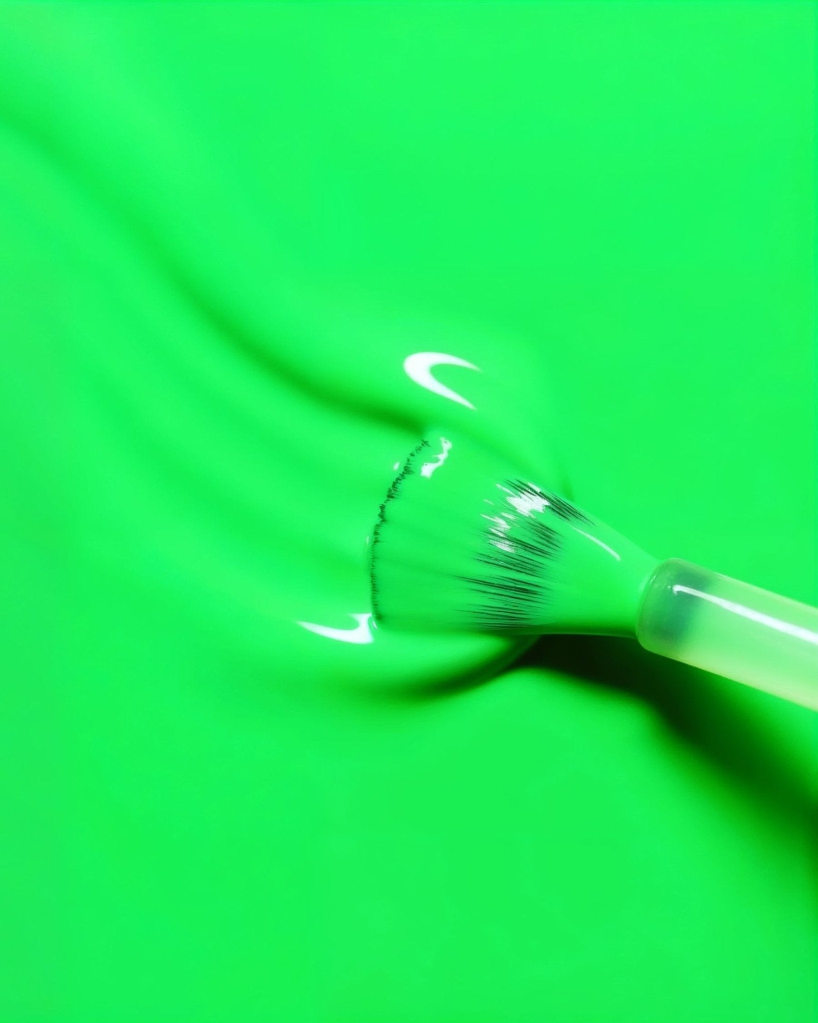 German Dream Nails - SHELLAC - 8ml Neon Light Green