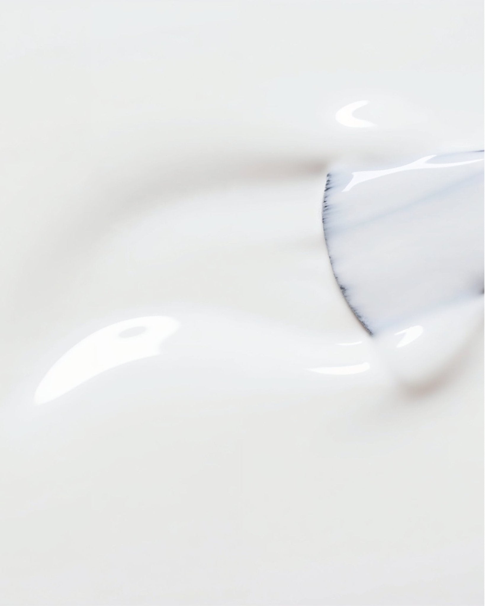 German Dream Nails - Bottle Builder Gel - 10ml Quick Fiber Milky White
