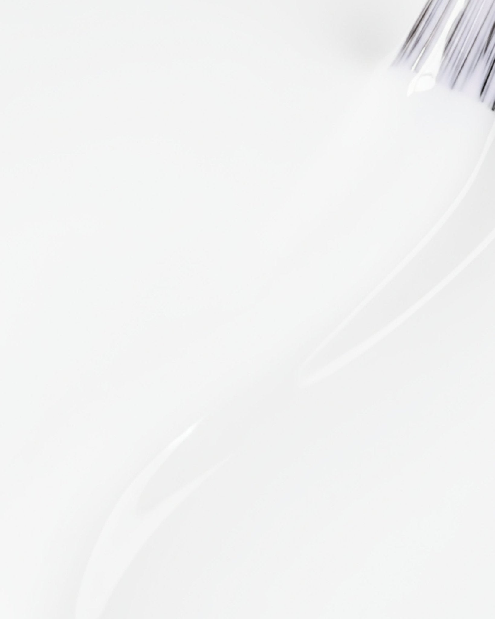 German Dream Nails - RUBBER BASE - 8ml White